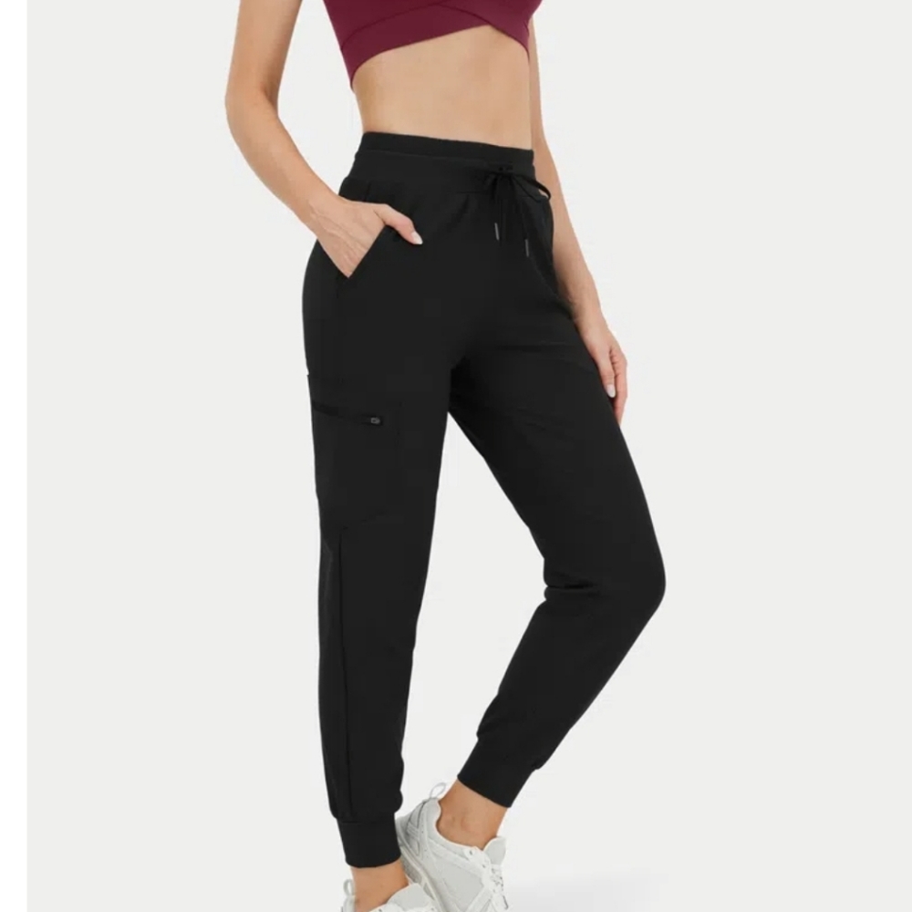 🎉HP🎉HALARA Black Cargo Zip Pocket Joggers Sz L